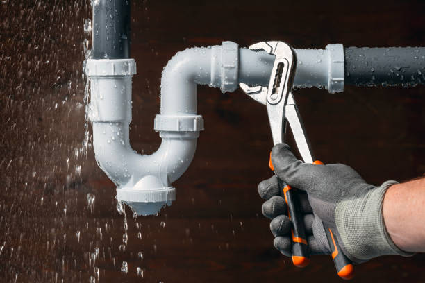 Professional Gas Line Repair technician working in Linwood, PA